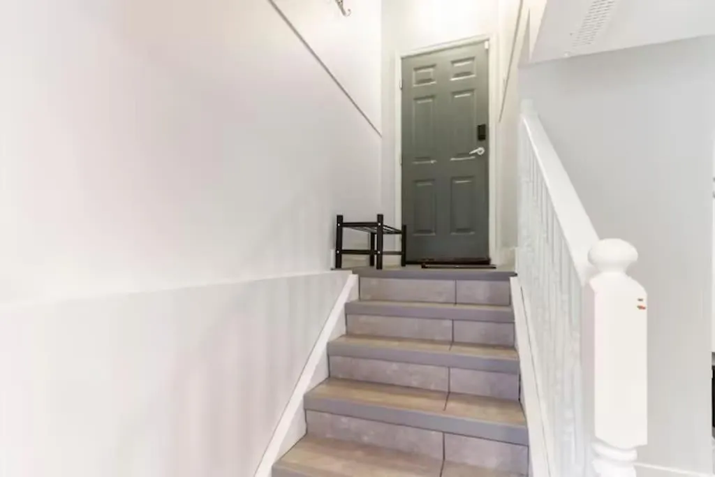 Cozy Furnished Room-4 Close To U Of A In Edmonton - With Shared Spaces 0*,  Kanada