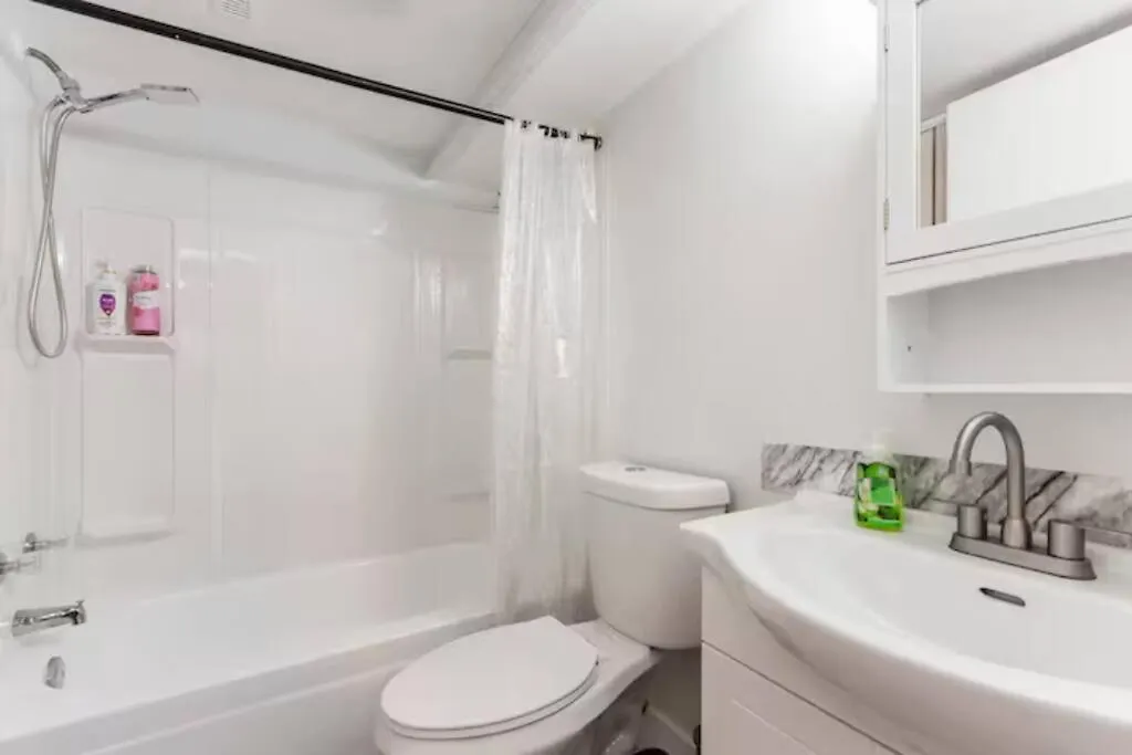 Cozy Furnished Room-4 Close To U Of A In Edmonton - With Shared Spaces Kwatera prywatna