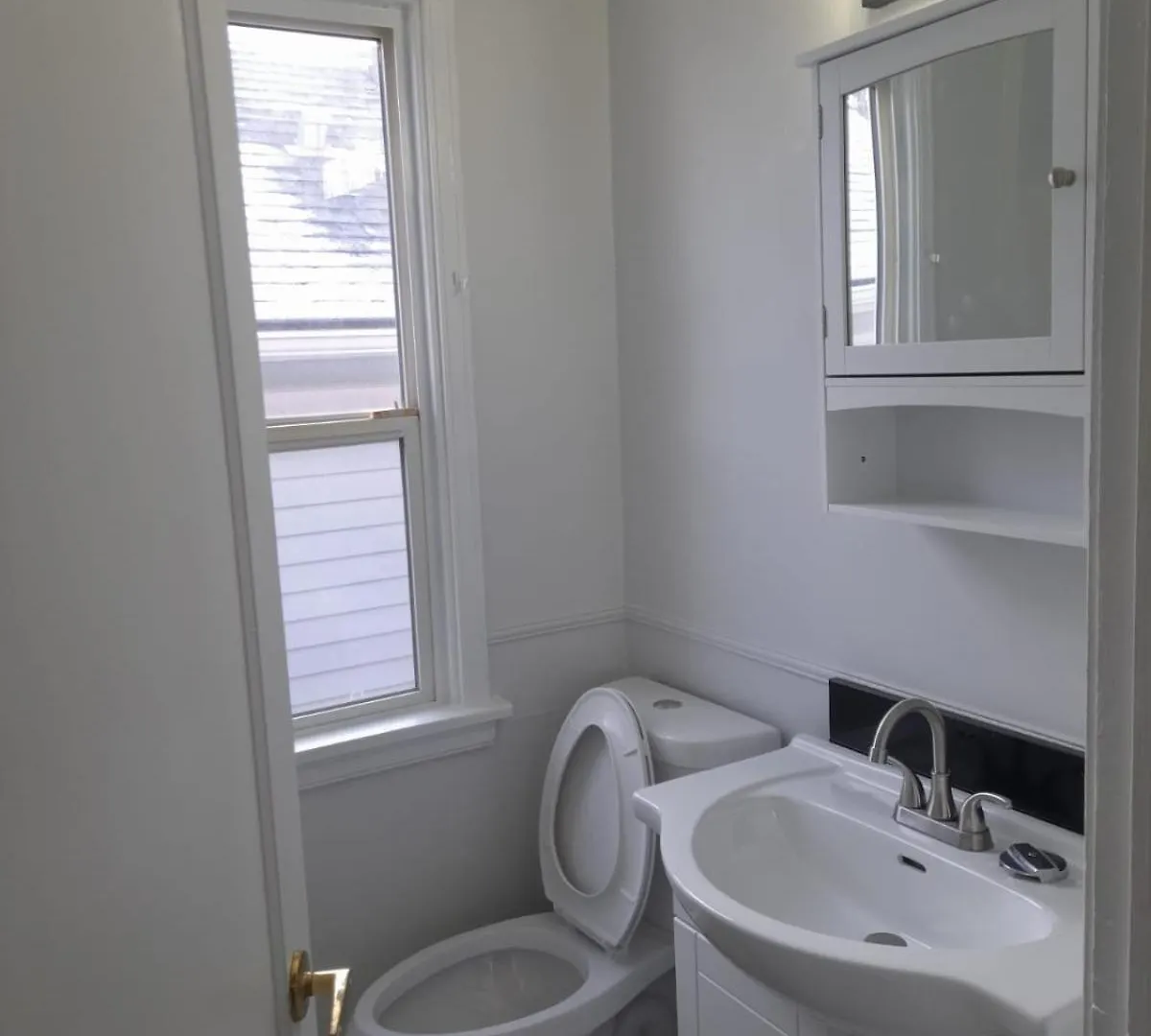 Cozy Furnished Room-4 Close To U Of A In Edmonton - With Shared Spaces