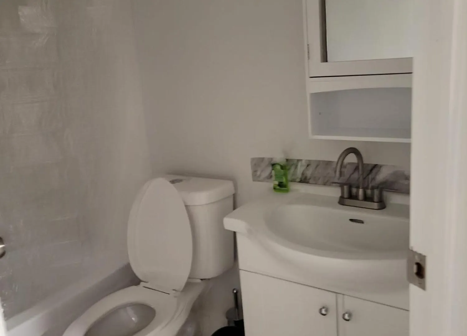 Cozy Furnished Room-4 Close To U Of A In Edmonton - With Shared Spaces 0*,  Kanada