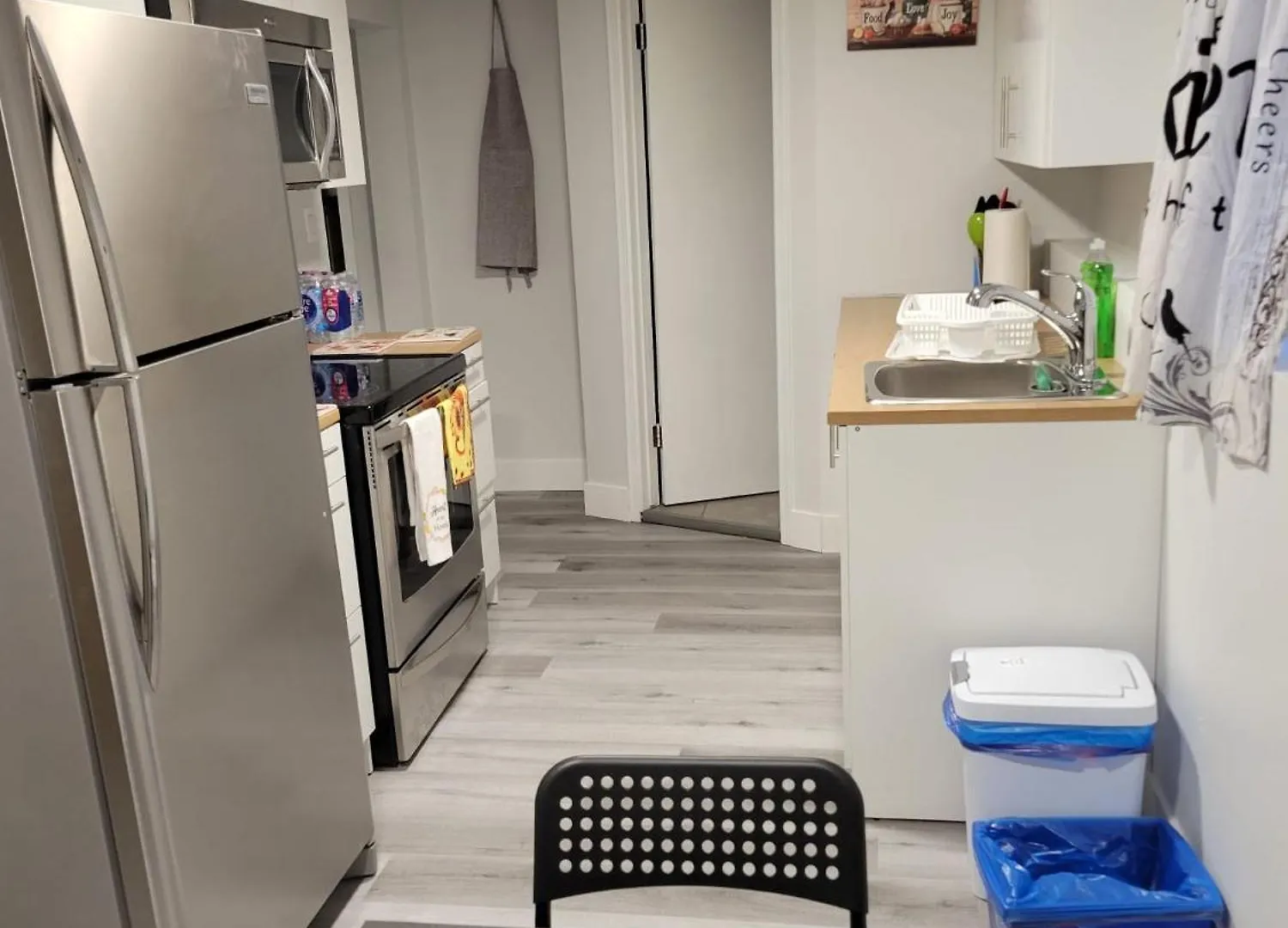 Kwatera prywatna Cozy Furnished Room-4 Close To U Of A In Edmonton - With Shared Spaces Kanada