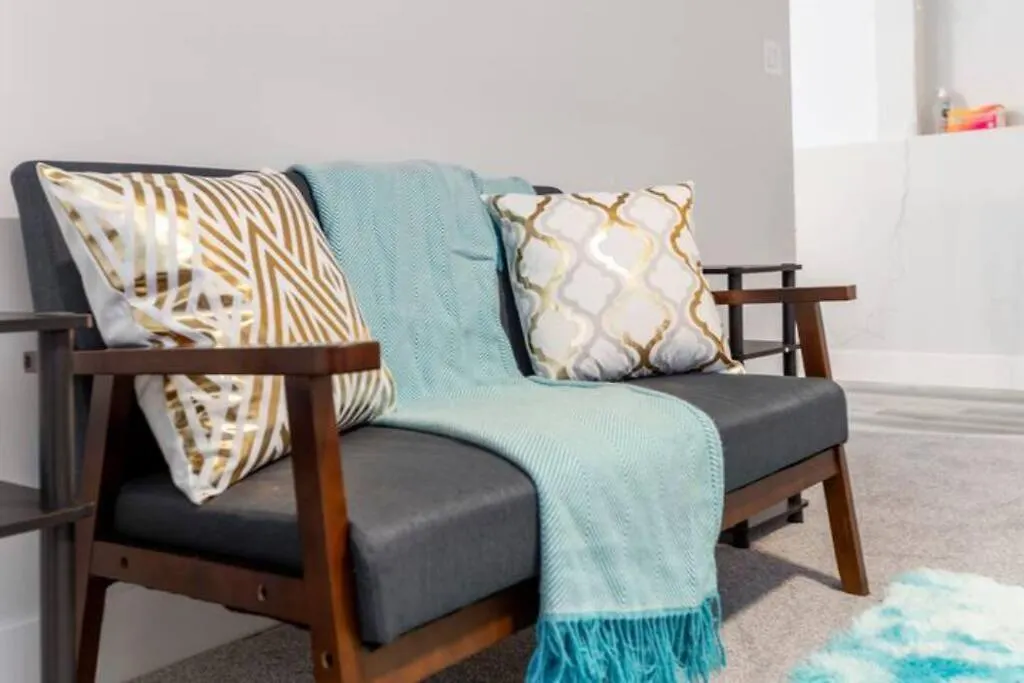 Cozy Furnished Room-4 Close To U Of A In Edmonton - With Shared Spaces 0*,