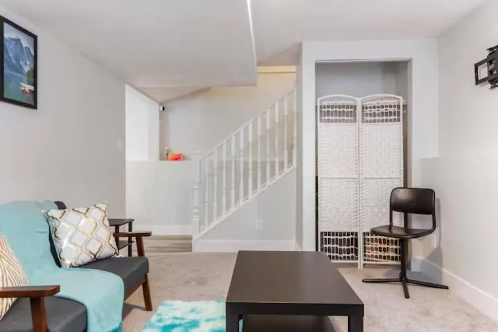 Cozy Furnished Room-4 Close To U Of A In Edmonton - With Shared Spaces 0*,